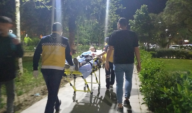 Manisa'da çıkan kavgada 2 kişi bıçakla yaralandı